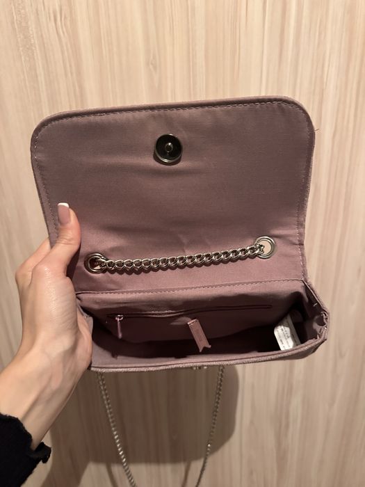 Лилава велурена чанта