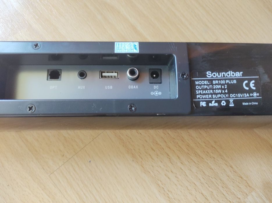 Soundbar 15W x 4 Bluetooth complet aproape nou