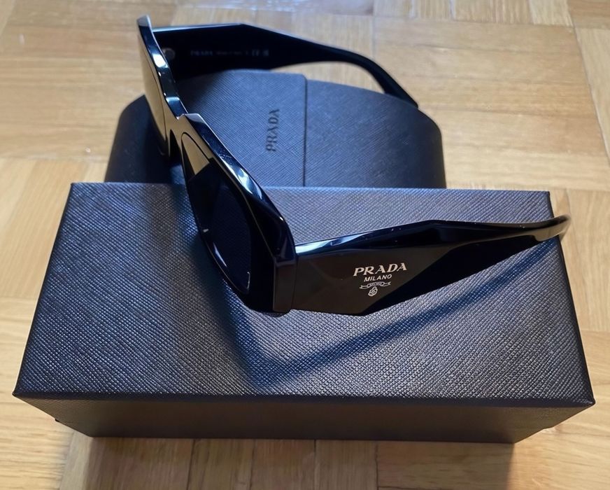 Vand ochelari prada sigilati/ poza este doar un exemplar