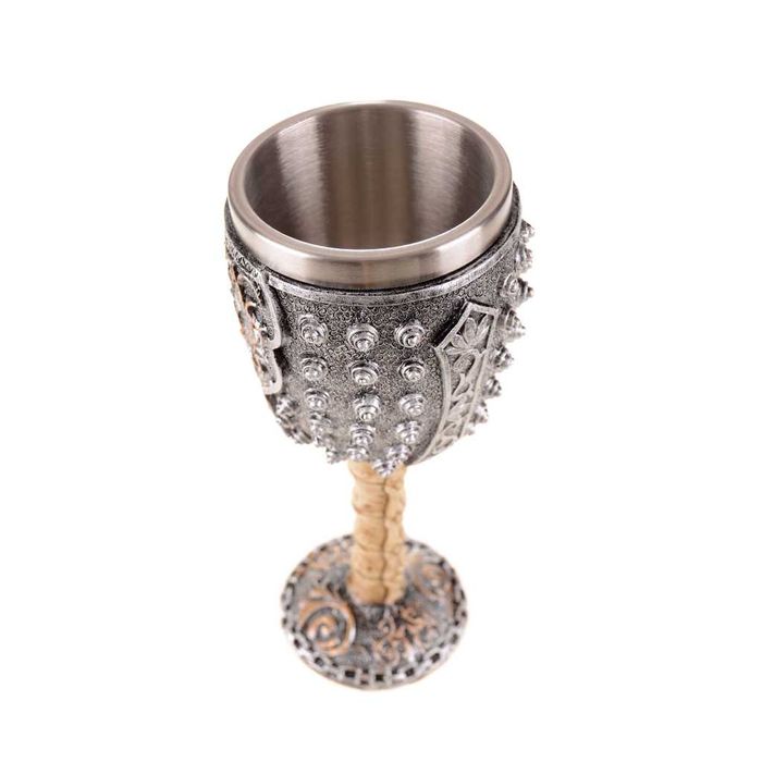 Чаша за вино - черепа на Никифор