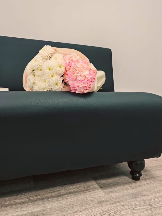 Продам новый диван, кожаный, недорого