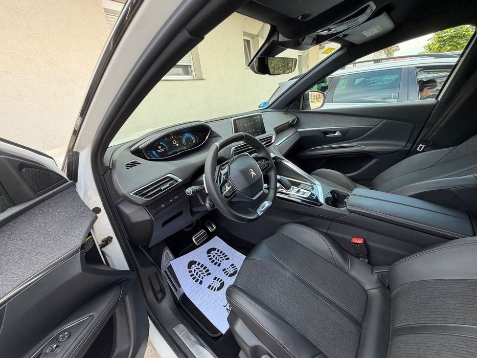 Peugeot 3008 GARANTIE 12 luni!TVA deduct plug-in hybrid GT 4x4 posibil RATE/LEASING