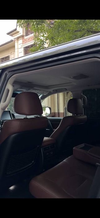 Toyota Land Cruiser 200