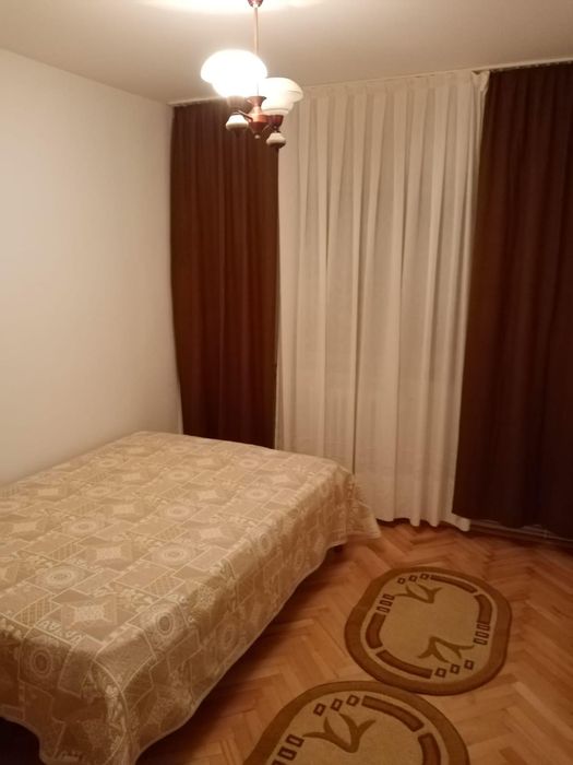 Inchiriez apartament 3 camere