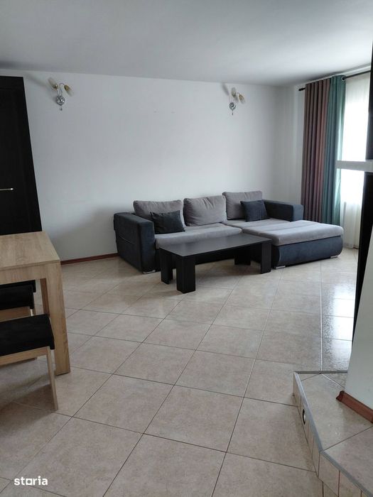 Apartament 3 camere, etaj 7, cu balcon
