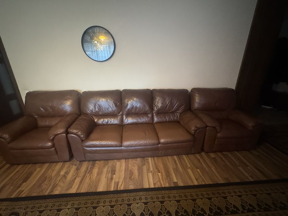 Vand canapea din piele cu fotolii