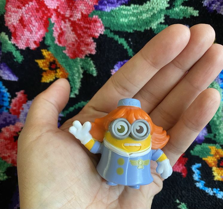 Миньоны  фигурки  Макдональдс