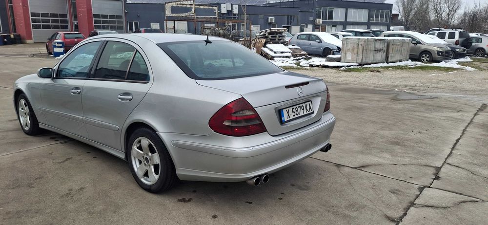 Продавам Мерцедес Е 270 CDI 177коня авангард 2004г