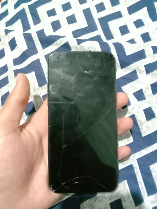 Iphone 11 pro sotiladi 64gb xolati orta