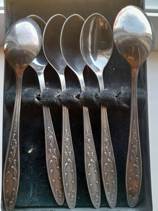 Серебряные чайные ложки