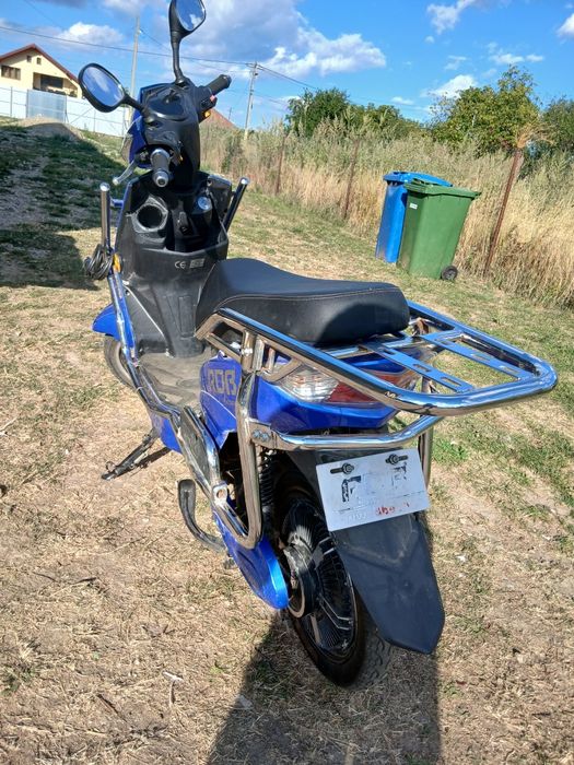 Vând scuter electirc