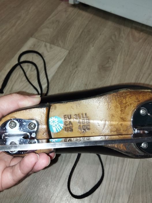 Коньки на фигурное катание