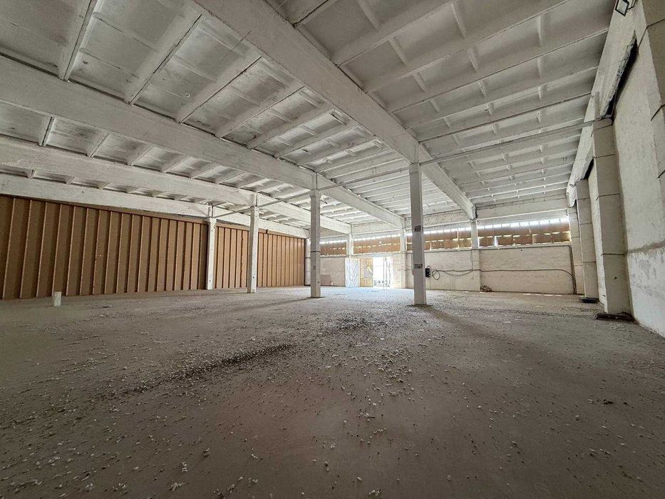 600 m2  omborxona tayyor ofislari bilan birga ijaraga beriladi.