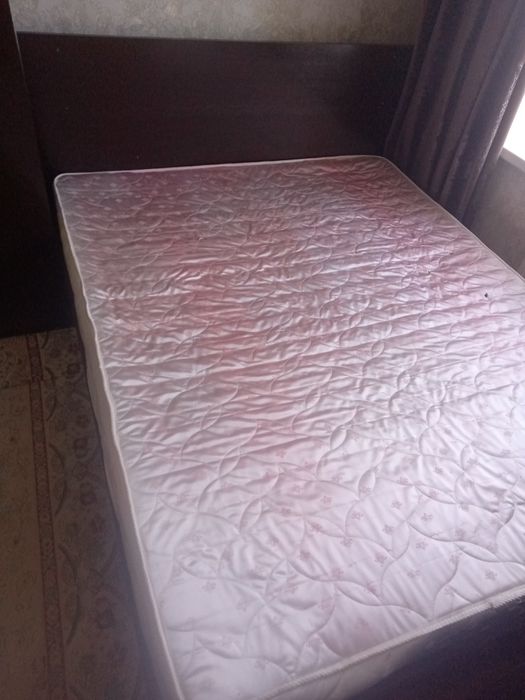 Срочно! Продам кровать двухспальную