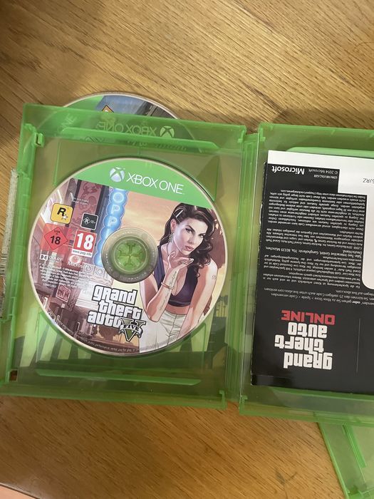 Consolă Xbox One S 500GB Albă + Controller Wireless + Pachet 4 Jocuri ( FH4, NFS)