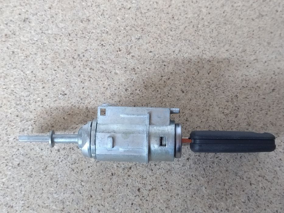 Замок двери а6с5