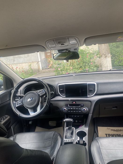 Продам   машину  не грузин