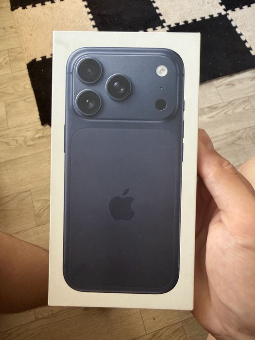 Продаю iPhone 17pro