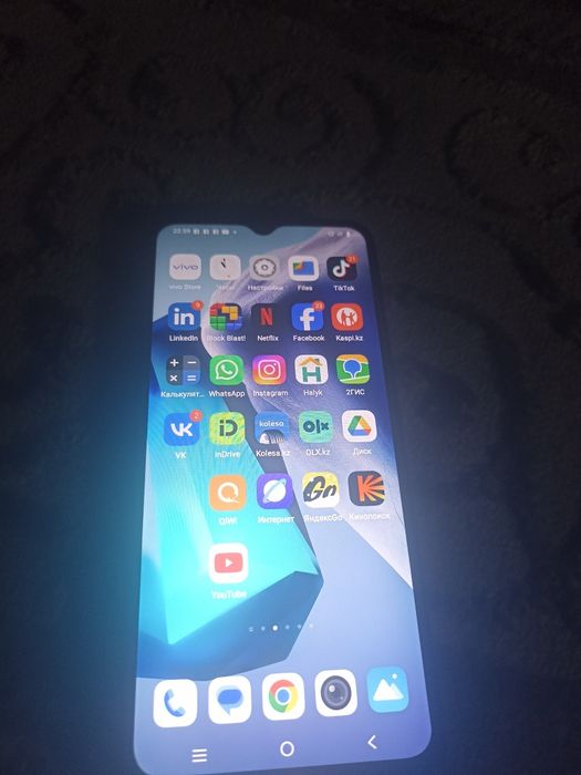 Vivo Y03 телефон