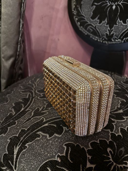 Бална чанта с камъни