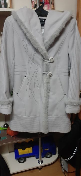 Продам  2 пальто