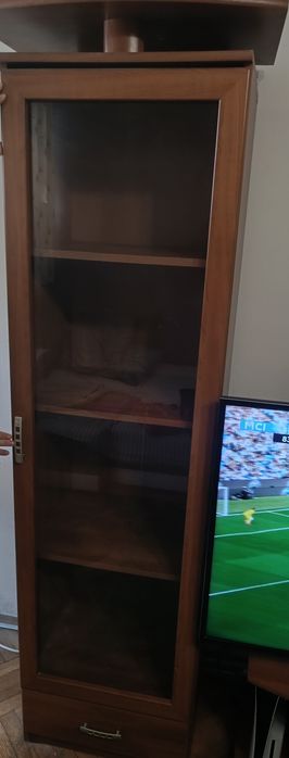 Стъклена витрина