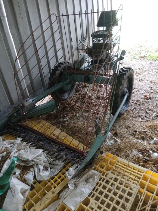 Продавам бензинова косачка