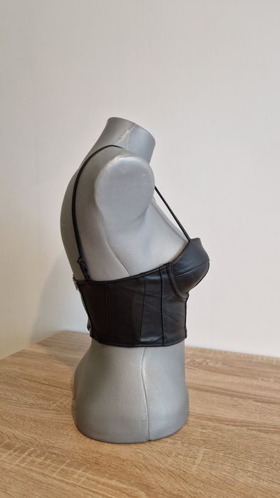 Дамско бюстие тип корсет