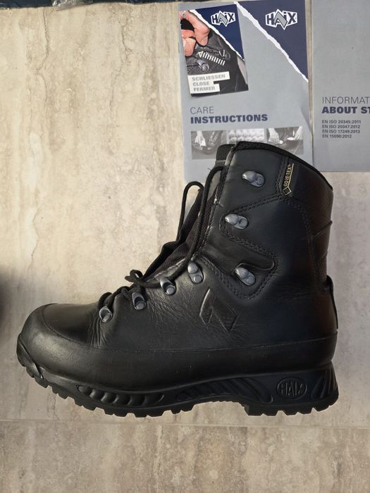 Vând bocanci HAIX