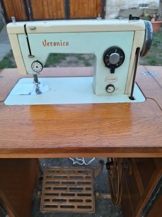 Masina de cusut Veronica