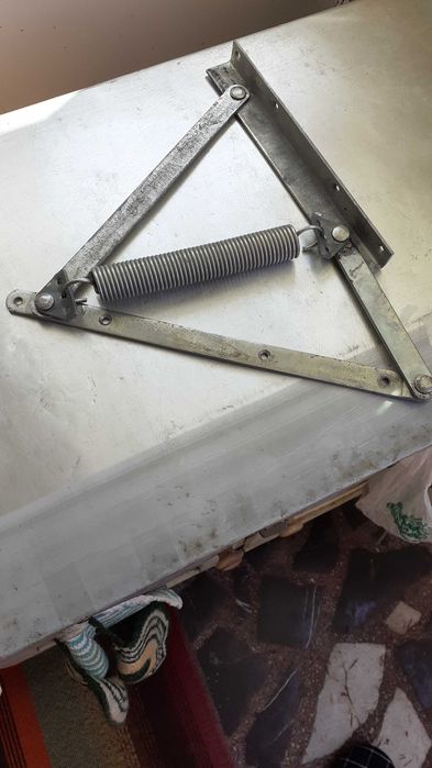 2 комплекта механизми за матрак с пружини.