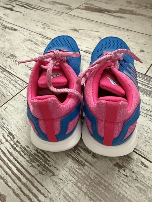 Adidas нови 37 1/3