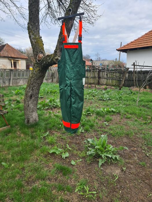 Pantaloni drujbist cu protecție