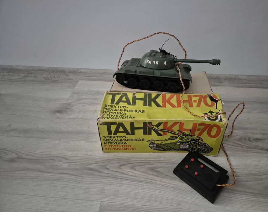 Tanc rusesc KH-70 vintage