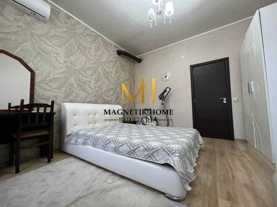 Приветлив четиристаен етаж от къща с частен двор до морската градина