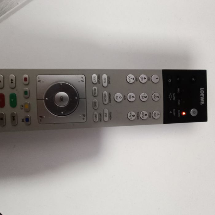 Loewe Soundbox boxa cu CD mp3, telecomanda, fm radio, aux, iPod , ceas alarma