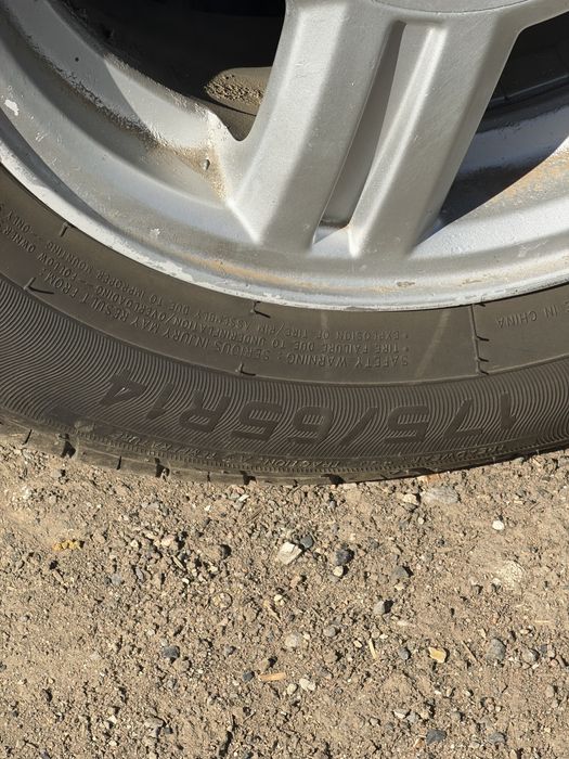 Продам резину с дисками на ваз