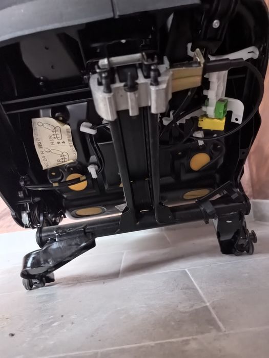 Седалки за Golf 4