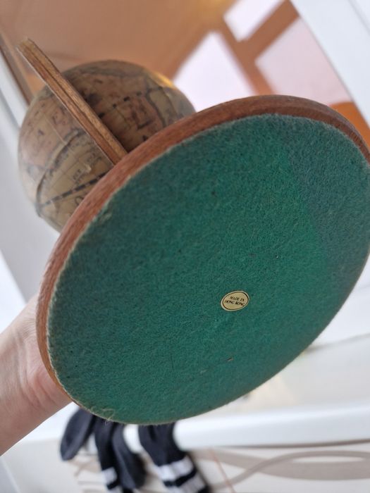 Glob pamantesc total din lemn vechi