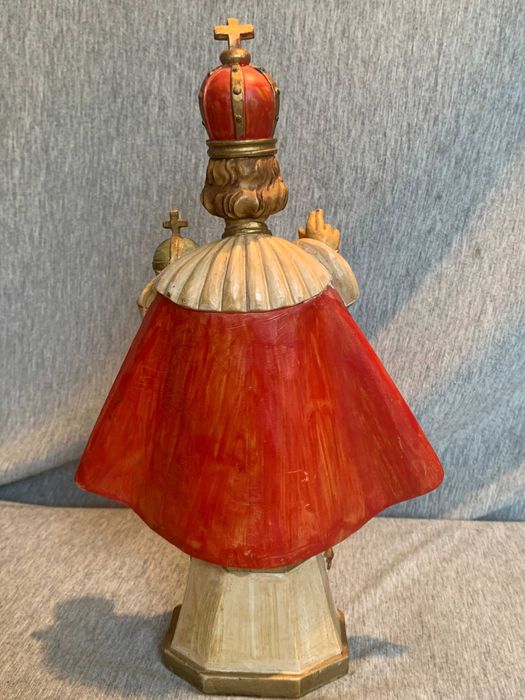 стара италианска статуетка на младенеца от Прага