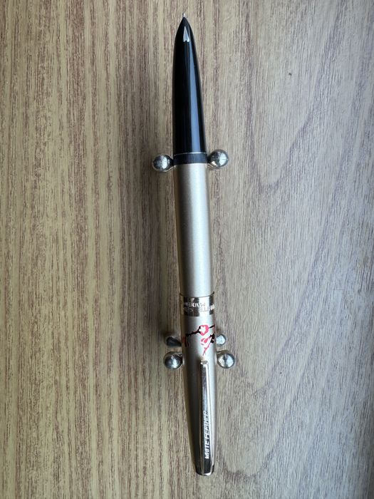 Stilou chinezesc White Feather