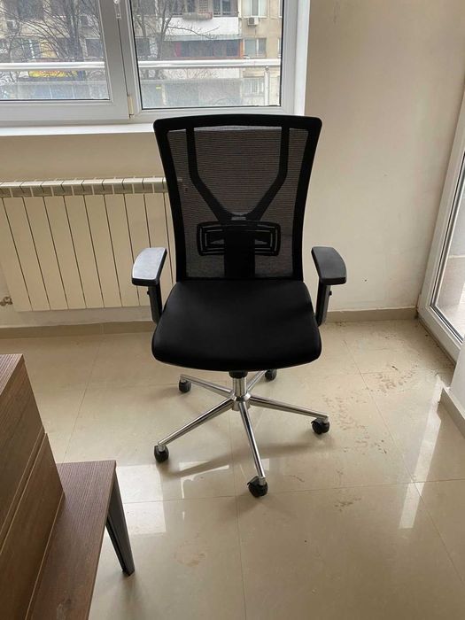 Мебели за офис - столове, секции, бюра