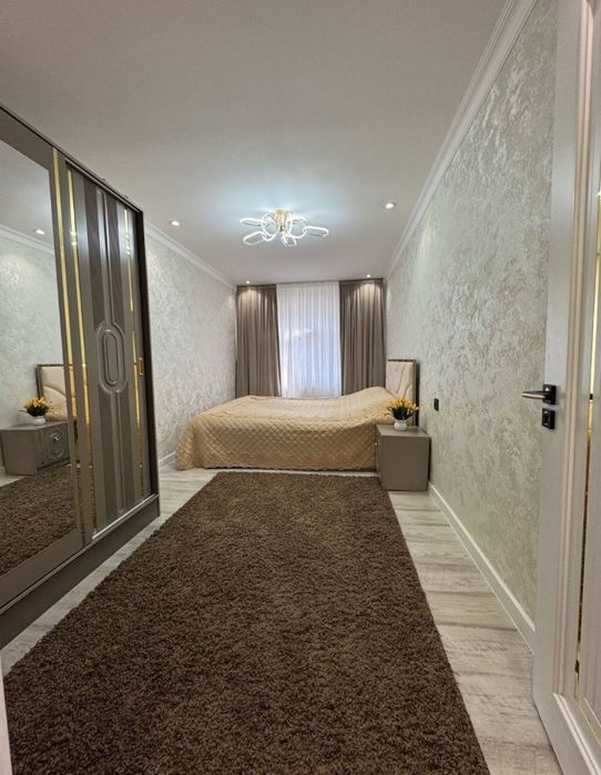 Чиланзар 2 кв.л.   2комн. Кирпич.  С новым ремонтом