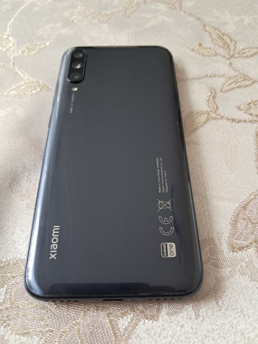 Телефон Xiaomi Mi A3