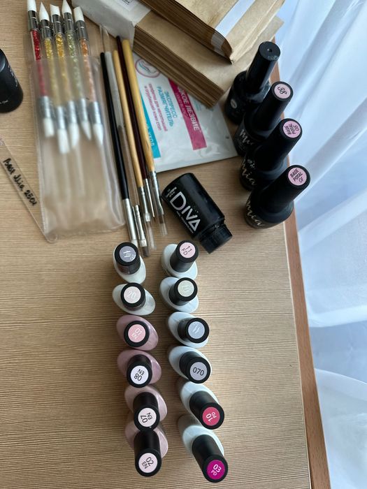 Гель лаки, базы, кисти