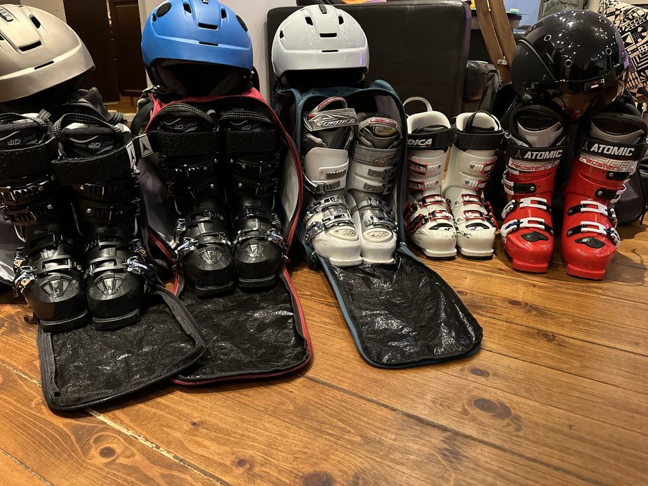 Clapari (Atomic si Nordica), schiuri (Fischer, Head) casti ( Caso)