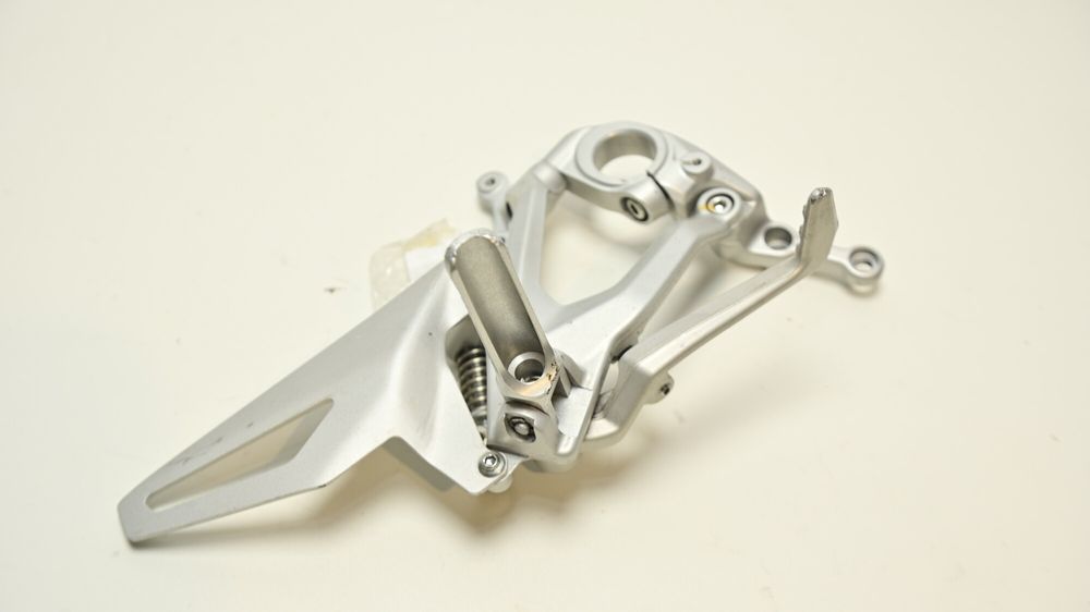 Suport Scarita dreapta Pedala Frana Ducati Panigale V4 /