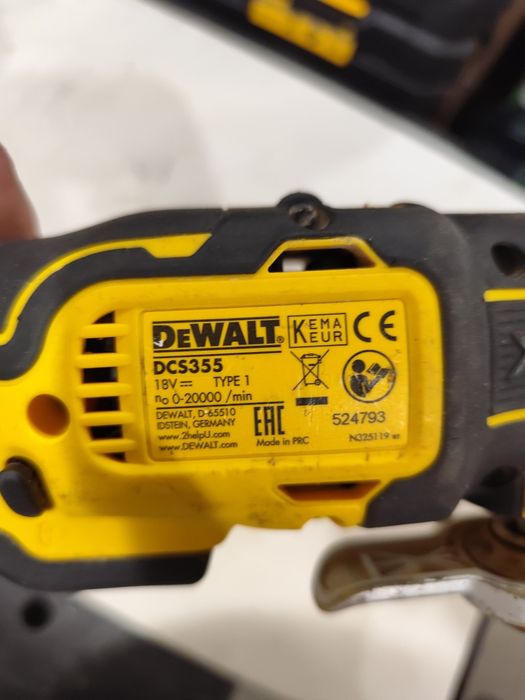 Безчетков акумулаторен мултитул Девалт DeWALT DCS355