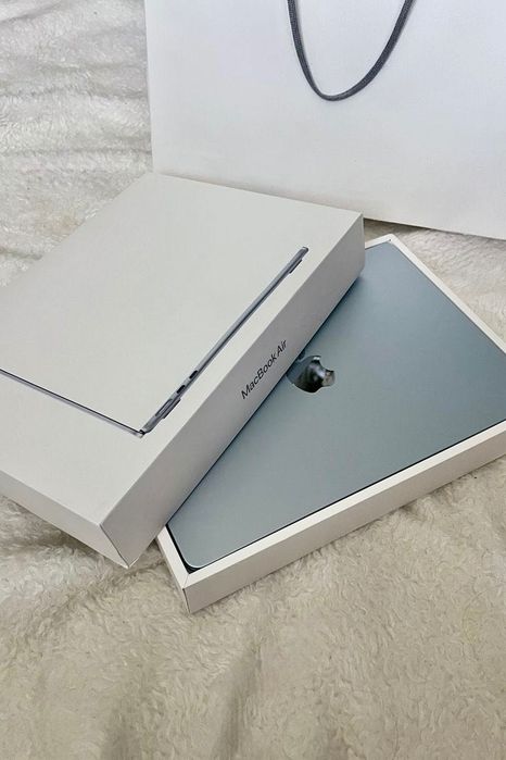 MacBook Air M4 13" 16/256GB Sky Blue — 100% batareya