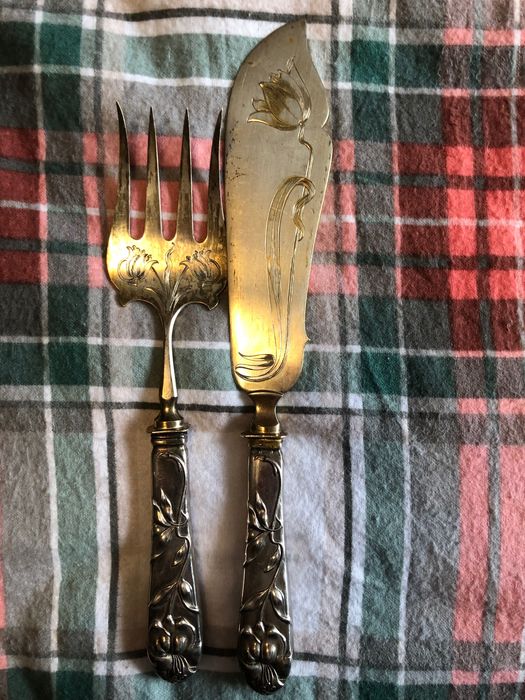 Сребърни прибори за торта